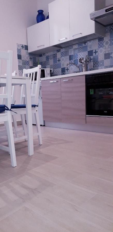 Lamberti Beach Apartment - 150 M From The Sea - Just Renewed - Wifi Савона Экстерьер фото